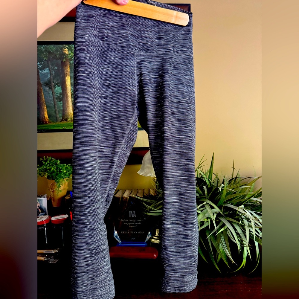Lululemon leggings size 6